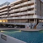 Apartament Peaceful Seaside Flat With Pool In