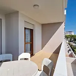 Peaceful Seaside Flat With Pool In Apartament Bibione