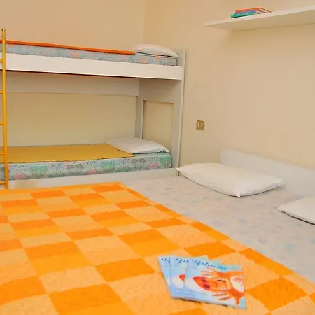 Peaceful Seaside Flat With Pool In Апартаменти *