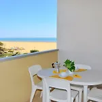 Peaceful Seaside Flat With Pool In Daire *