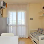Peaceful Seaside Flat With Pool In Daire Bibione