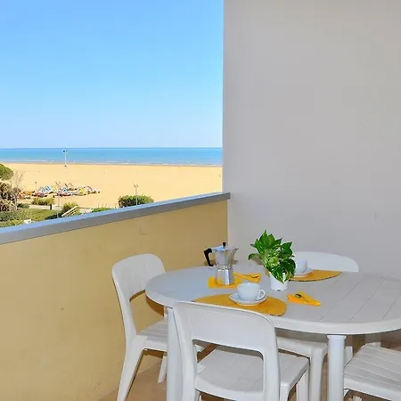 Peaceful Seaside Flat With Pool In Lägenhet *