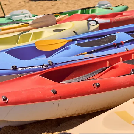 아파트 Peaceful Seaside Flat With Pool In *