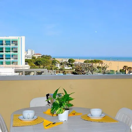 아파트 Peaceful Seaside Flat With Pool In *