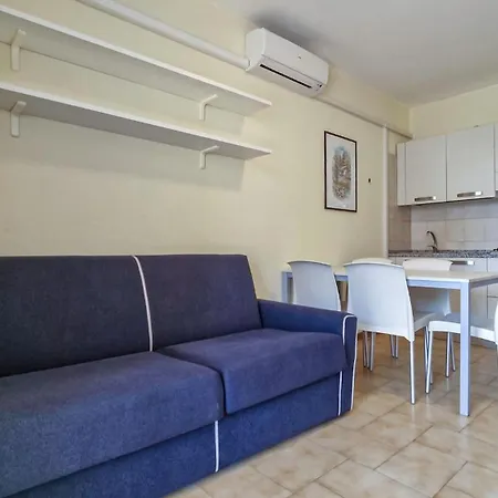 Peaceful Seaside Flat With Pool In Apartment