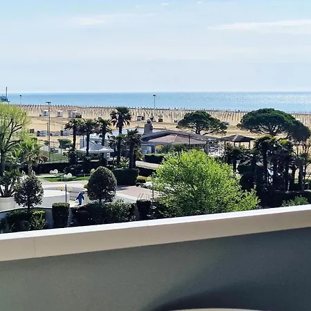 Lägenhet Peaceful Seaside Flat With Pool In *