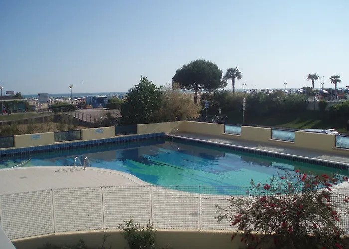 Peaceful Seaside Flat With Pool In Διαμέρισμα Μπιμπιόνε