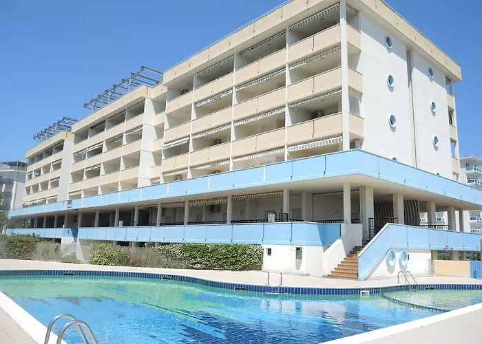 Peaceful Seaside Flat With Pool In