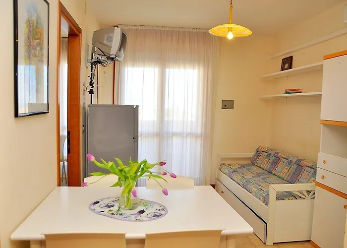 Peaceful Seaside Flat With Pool In Daire *