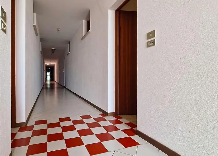 Appartement Peaceful Seaside Flat With Pool In *