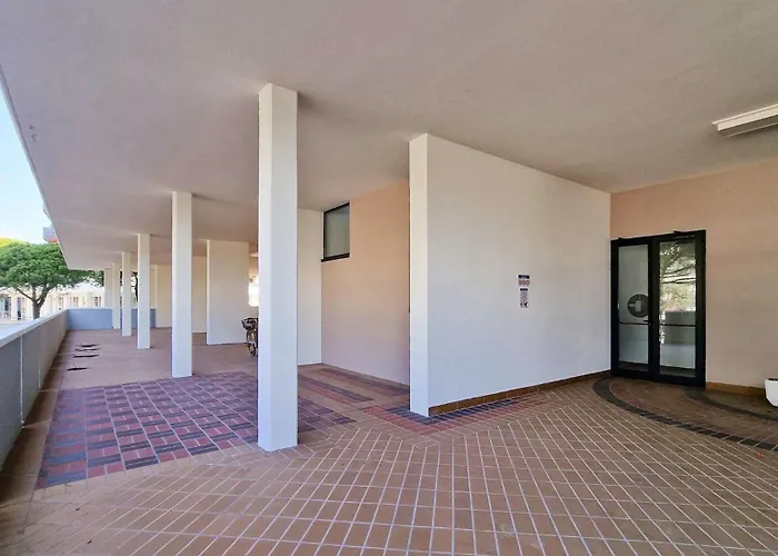 Peaceful Seaside Flat With Pool In * Bibione