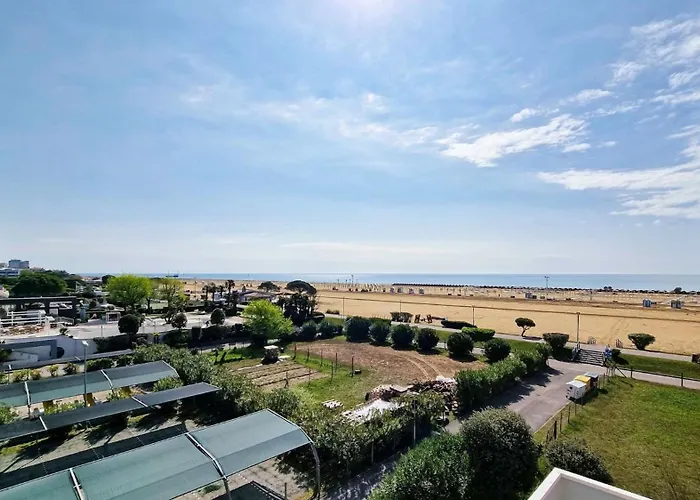 Διαμέρισμα Peaceful Seaside Flat With Pool In